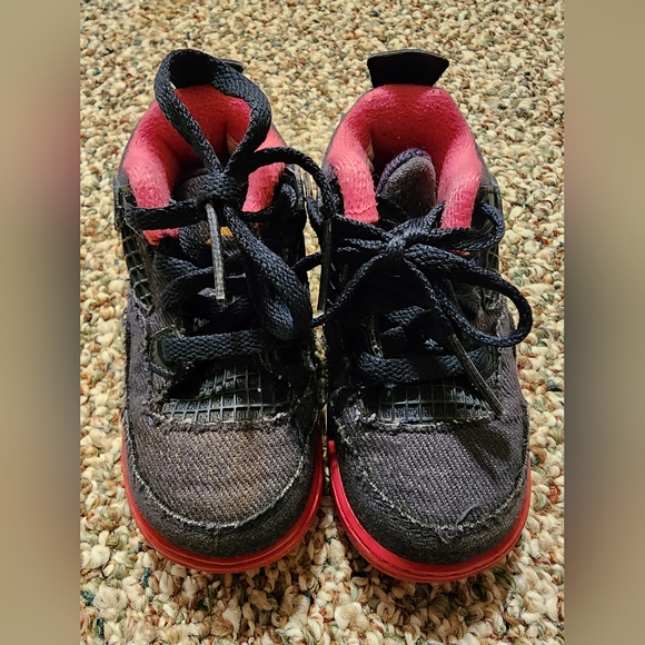 Baby Jordan's Black and Pink, Size 6C - Picture 7 of 7